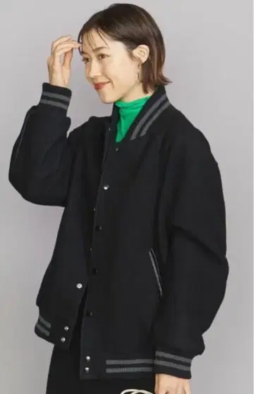 뷰티 앤 유스 바시티 자켓 어워드 자켓