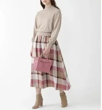 BLUE LABEL CRESTBRIDGE 에어리 트윌 니트 원피스