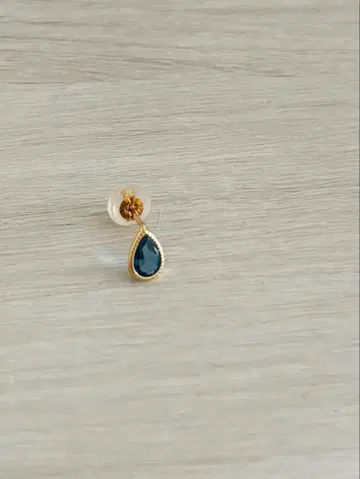 귀걸이 한쪽 물방울 모양 골드 블루 보석