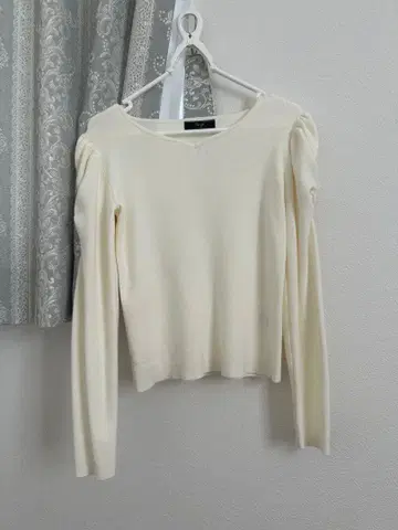 스윙글 하트컷 니트