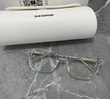 BLUE ELEPHANT 클리어 안경