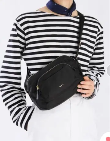 agnes b. 에네스베 FT03A-04 숄더백