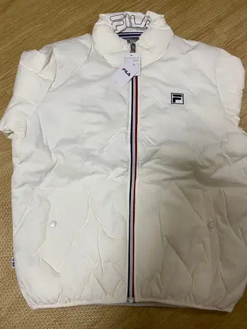 택 포함 미사용 FILA 화이트 다운 자켓 내구성 발수 사이즈 34
