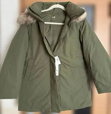 UNIQLO 유니클로 하이브리드 다운 코트 S 사이즈 올리브 컬러