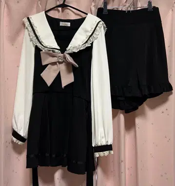 LIZLISA 리즈리사 세일러 카라 셋업 블랙