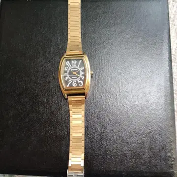 골드 메탈 밴딩 손목시계