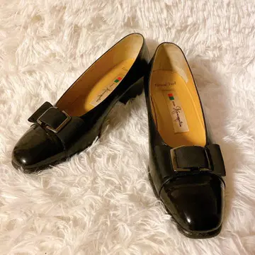 [ 긴자 카네마츠 ] 에나멜 스퀘어토 펌프스 리본 22.5