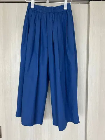 키나루 앗코탄과 만드는 이상적인 의류 기분 좋은 팬츠 블루