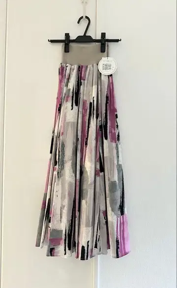 [ MONiLE ] 모니레 페인트 패턴 롱 스커트