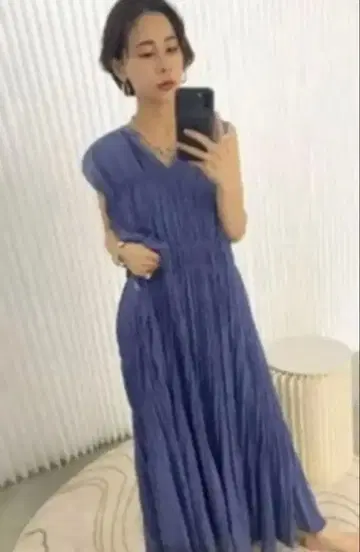 블루 플리츠 슬리브리스 롱 원피스