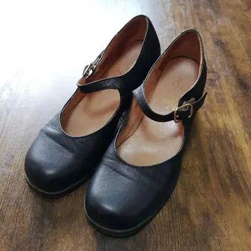 키다리 아저씨 와이드 힐 펌프스 스트랩 22.5cm 블랙 천연 가죽