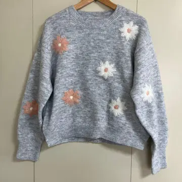 꽃무늬 자수 그레이 니트 스웨터 긴팔