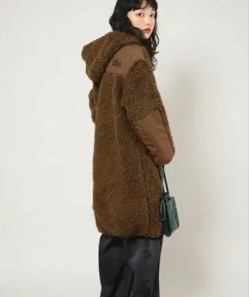 퍼스트 다운 보아 코트