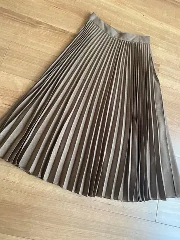 새상품급 23구 플리츠 스커트 36