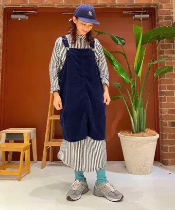 BEAMS BOY / 코듀로이 점프 스커트 네이비