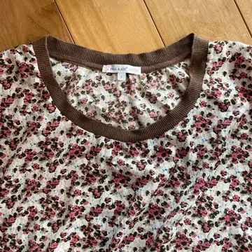 폴앤조 꽃무늬 티셔츠