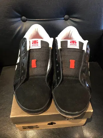 아이패스 스니커즈 27.5cm 끈 없음 박스 포함