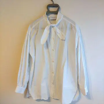 유나이티드 애로우즈 미니 보타이 블라우스