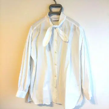 유나이티드 애로우즈 미니 보타이 블라우스