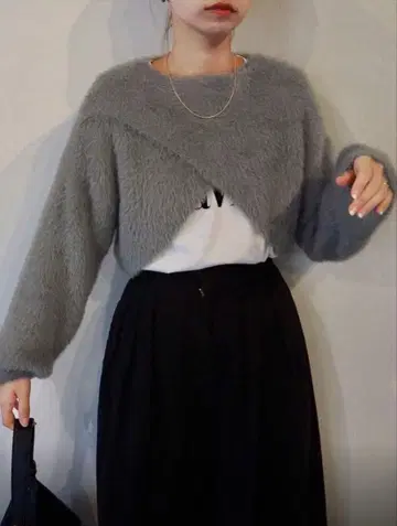 퍼 느낌 크롭 스웨터 그레이
