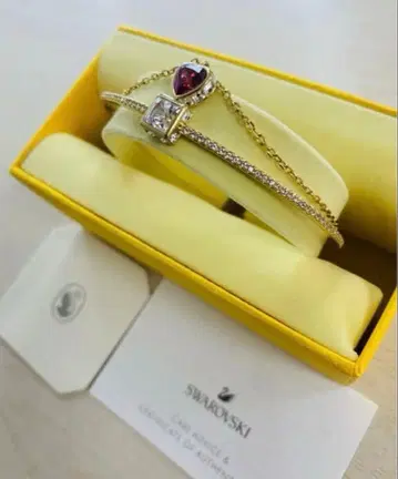 거의 미사용 새상품 SWAROVSKI 골드 체인 팔찌