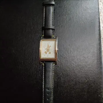 여성용 블랙 가죽 밴드 시계