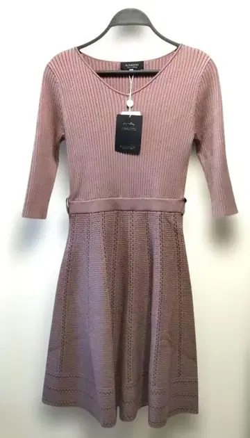 [ 새상품급 ] 재스그리티 니트 플레어 원피스 M 사이즈 핑크