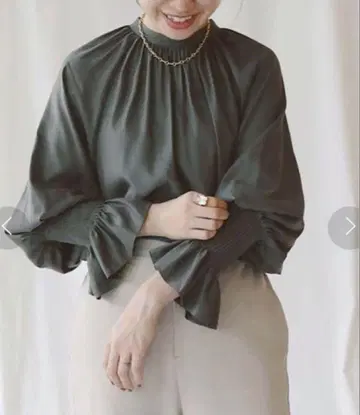 IENA 핀턱 볼륨 슬리브 블라우스 쉽스 빔즈 맥피