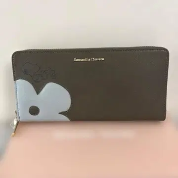 이번 시즌 신상 사만다 타바사 [ 스누피 ] 컬렉션 장지갑 그레이지