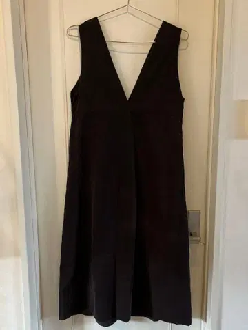 URBAN RESEARCH 차콜 그레이 V넥 원피스