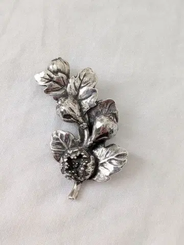 리제타 무화과 실버 브로치