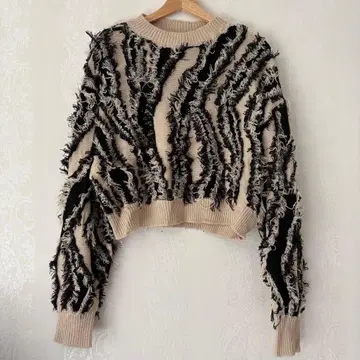 hellam 프린지 디자인 니트 스웨터 베이지 x 블랙