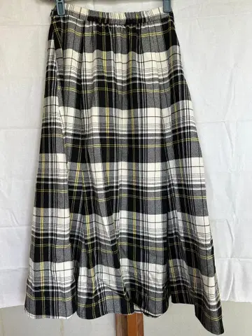 한 번 시착만 한 Dessin (데셍) 플레어 스커트 사이즈 2