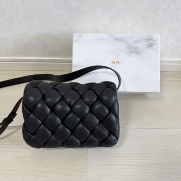 JW PEI 가죽 숄더백 블랙 미니백