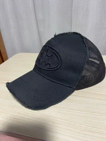 요시노리 코타케 배트맨 스와로브스키