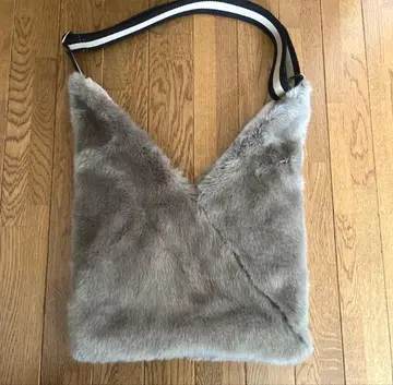 에코 퍼 원 숄더백