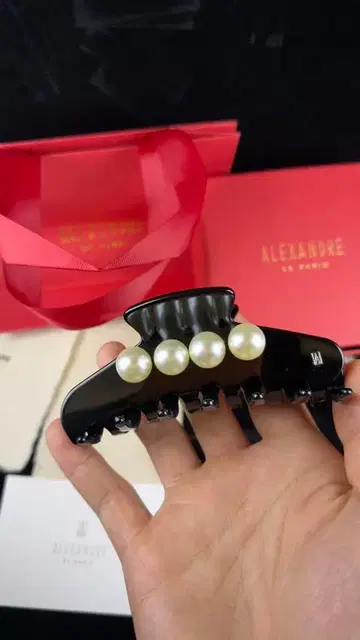 ALEXANDRE DE PARIS 펄 헤어 클립