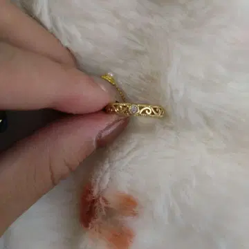 골드링 장식 무늬 크리스탈