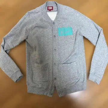 오니츠카타이거 로고 맨투맨 가디건 그레이