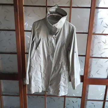 라이트 그레이 트렌치코트