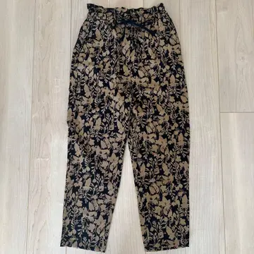 저널 스탠다드 레리움 꽃무늬 와이드 팬츠 블랙과 베이지