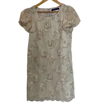 [ 튤 레이스 ] 엠즈 그레이시 로즈 자수 벌룬 소매 원피스 M - L