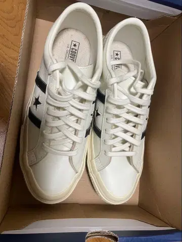 CONVERSE 화이트/블랙 스니커즈