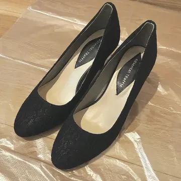 오리엔탈 트래픽 블랙 레이스 펌프스