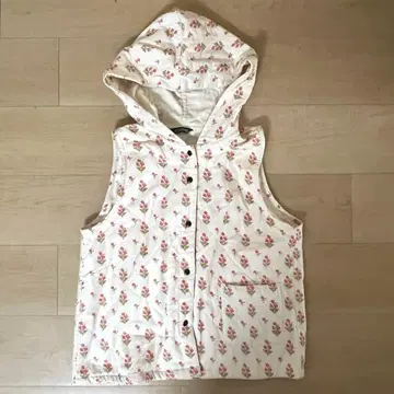 꽃무늬 후드 부착 베스트 크림색