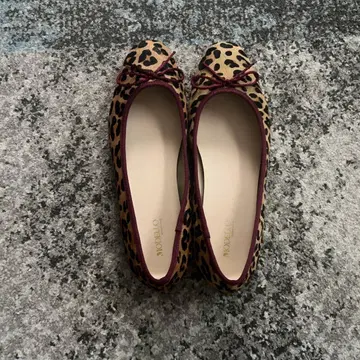 MODELLO 퍼 레오파드 무늬 플랫슈즈