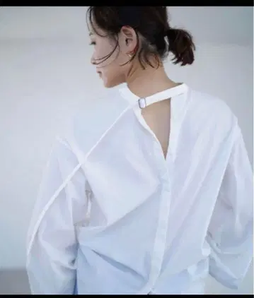 yuko kurosawa the cure 넥 벨티드 블라우스