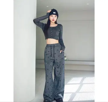 Darich 로고 패턴 라메 스웨트 팬츠