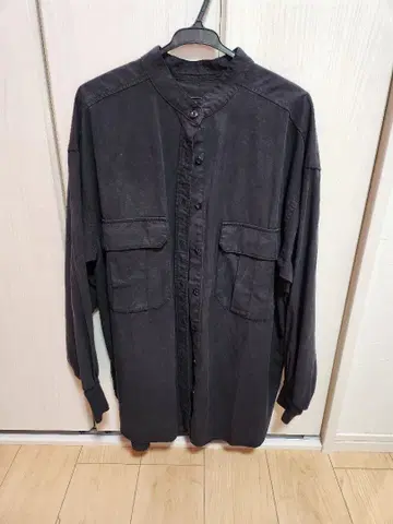 다크 블랙 버튼 긴팔 셔츠