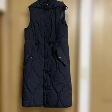 ZARA 블랙 퀼팅 다운 베스트 후드 부착